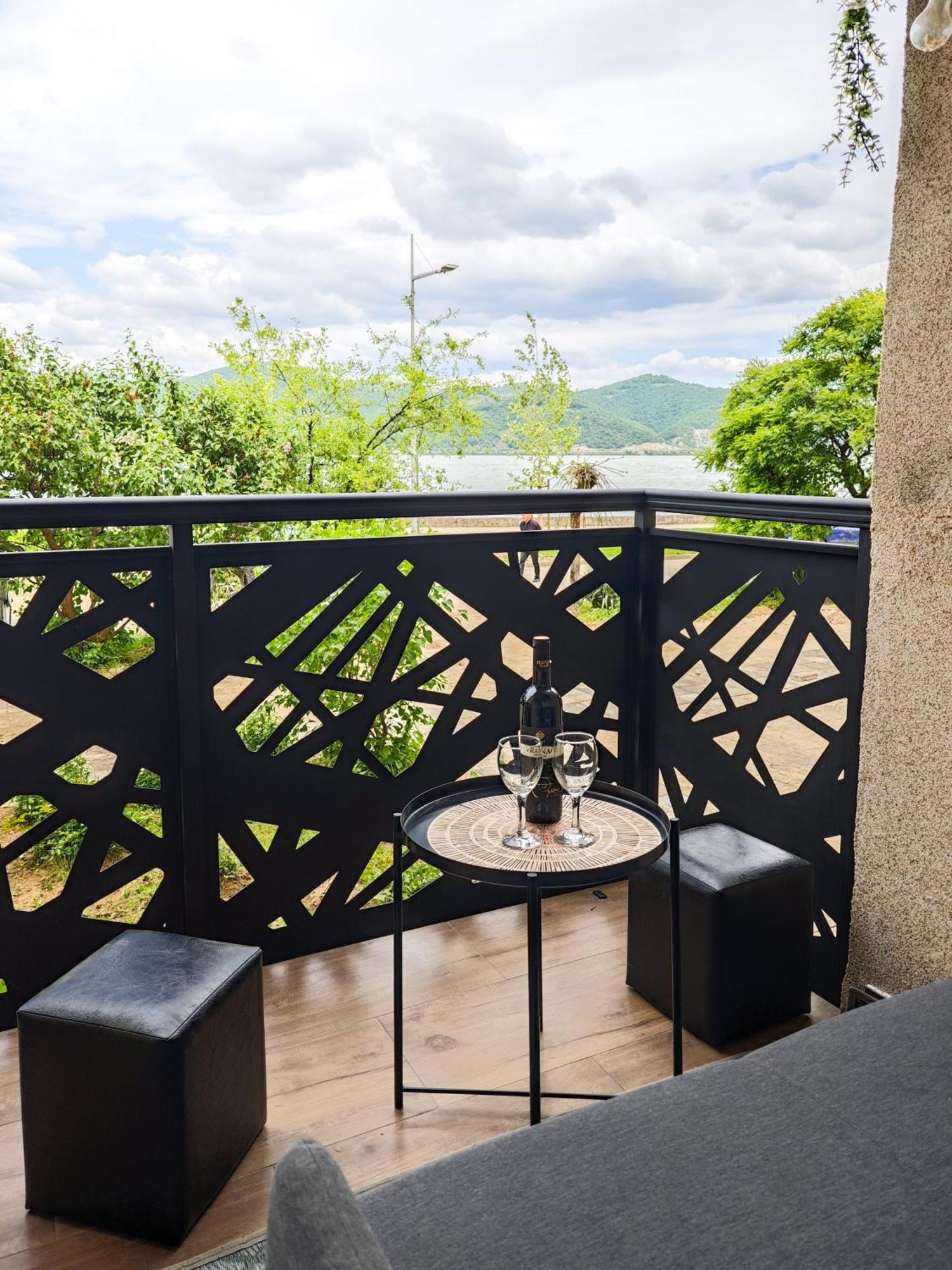Apartman Julija Donji Milanovac Exterior photo