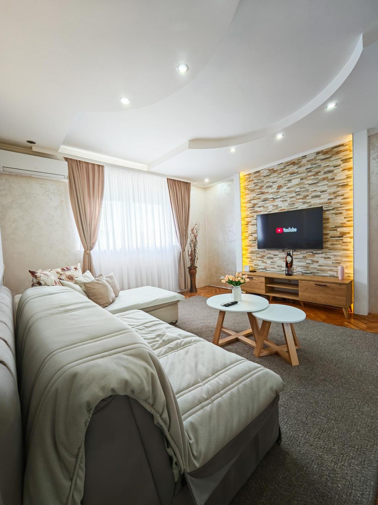 Apartman Julija Donji Milanovac Exterior photo